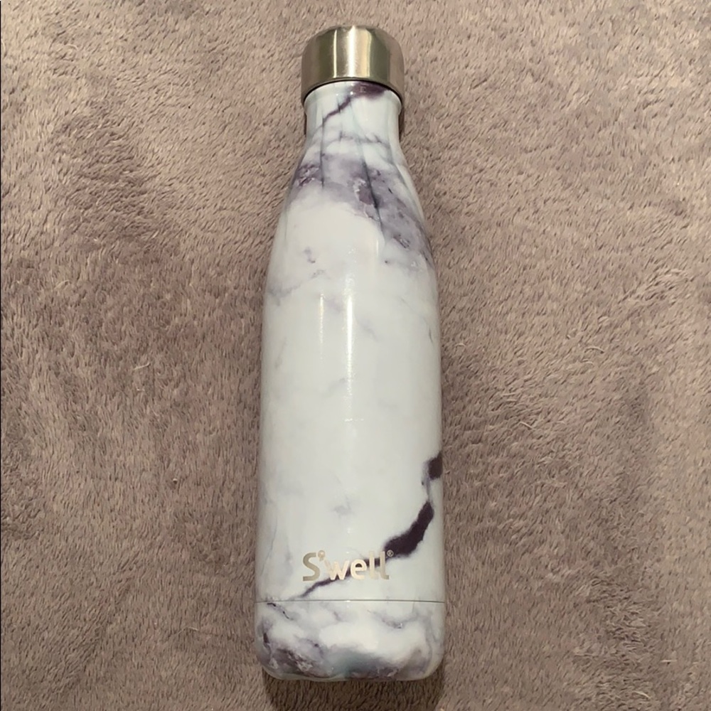 Swell water bottle